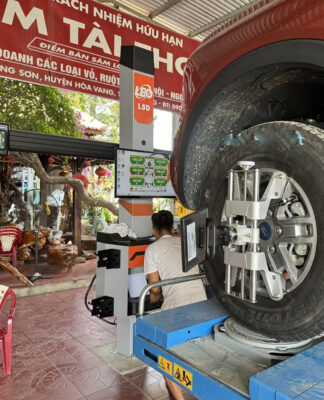 Máy thiết bị cân chỉnh thước lại xe LEO L5D